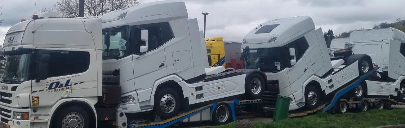 Capete tractor DAF XG și Scania S transportate de OL Speditionwagon