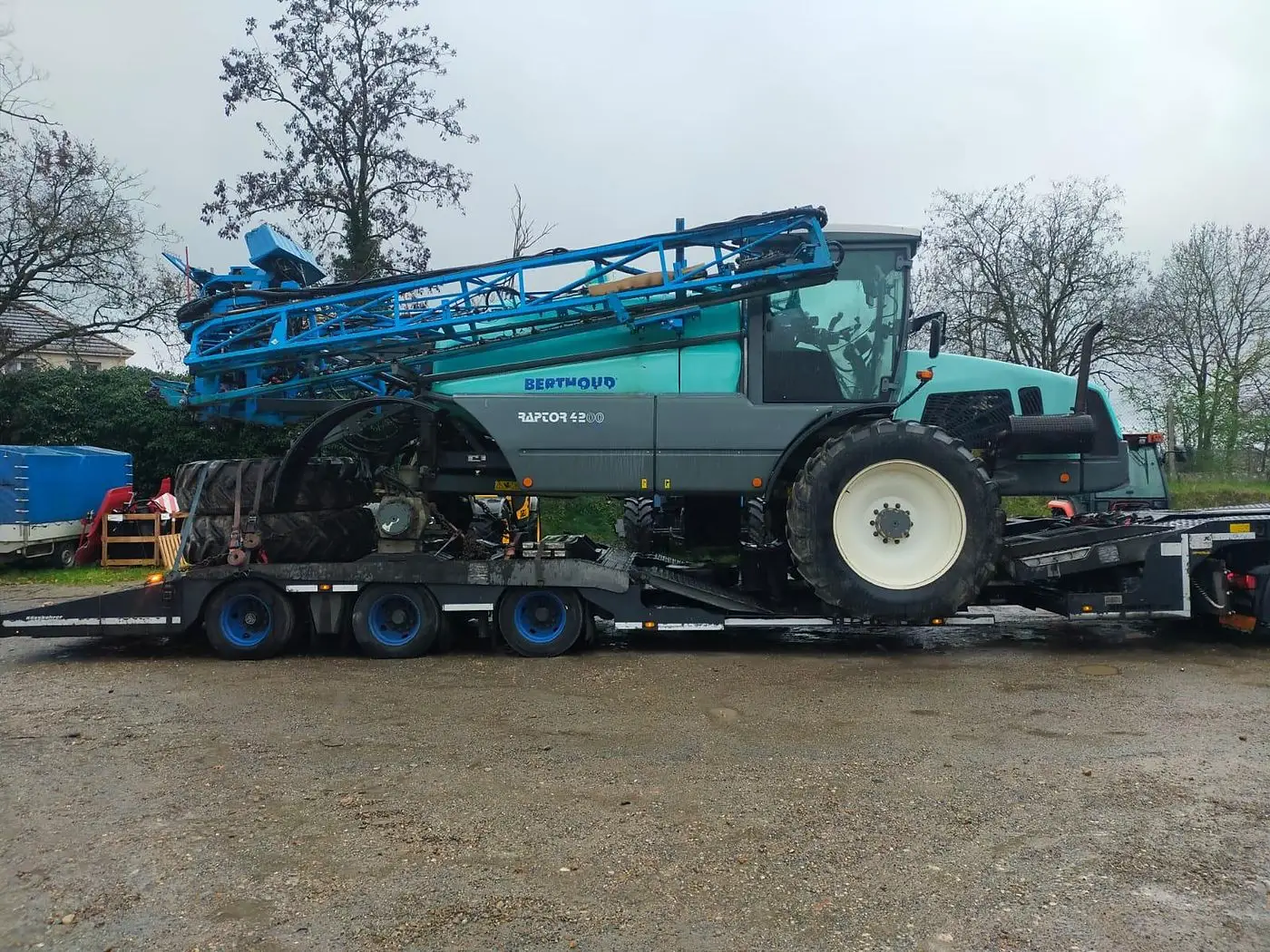 Mașină de erbicidat Berthoud Raptor 4200 transportată din Franța în România - OL Speditionwagon