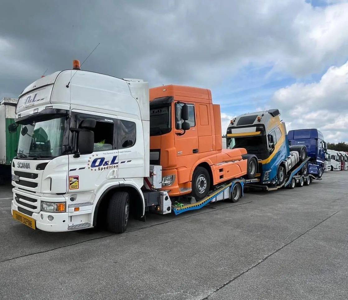 Transport capete tractor DAF și Volvo pe trailer, O&L Spedition