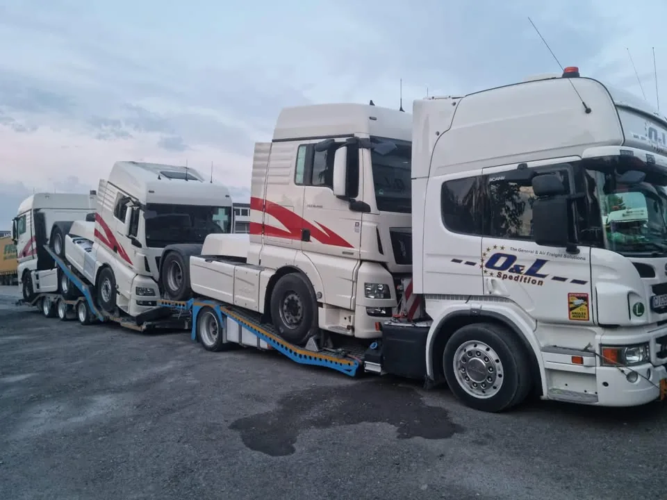 Transport capete tractor și camioane pe trailer, O&L Spedition