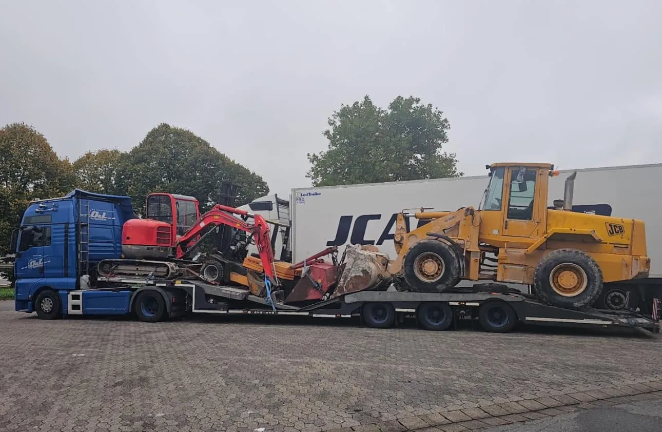 Transport excavator și încărcător JCB, utilaje de construcții, O&L Spedition